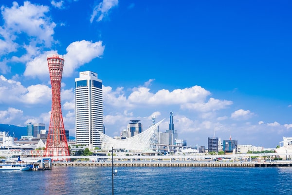 神戸ポートタワーとベイエリア